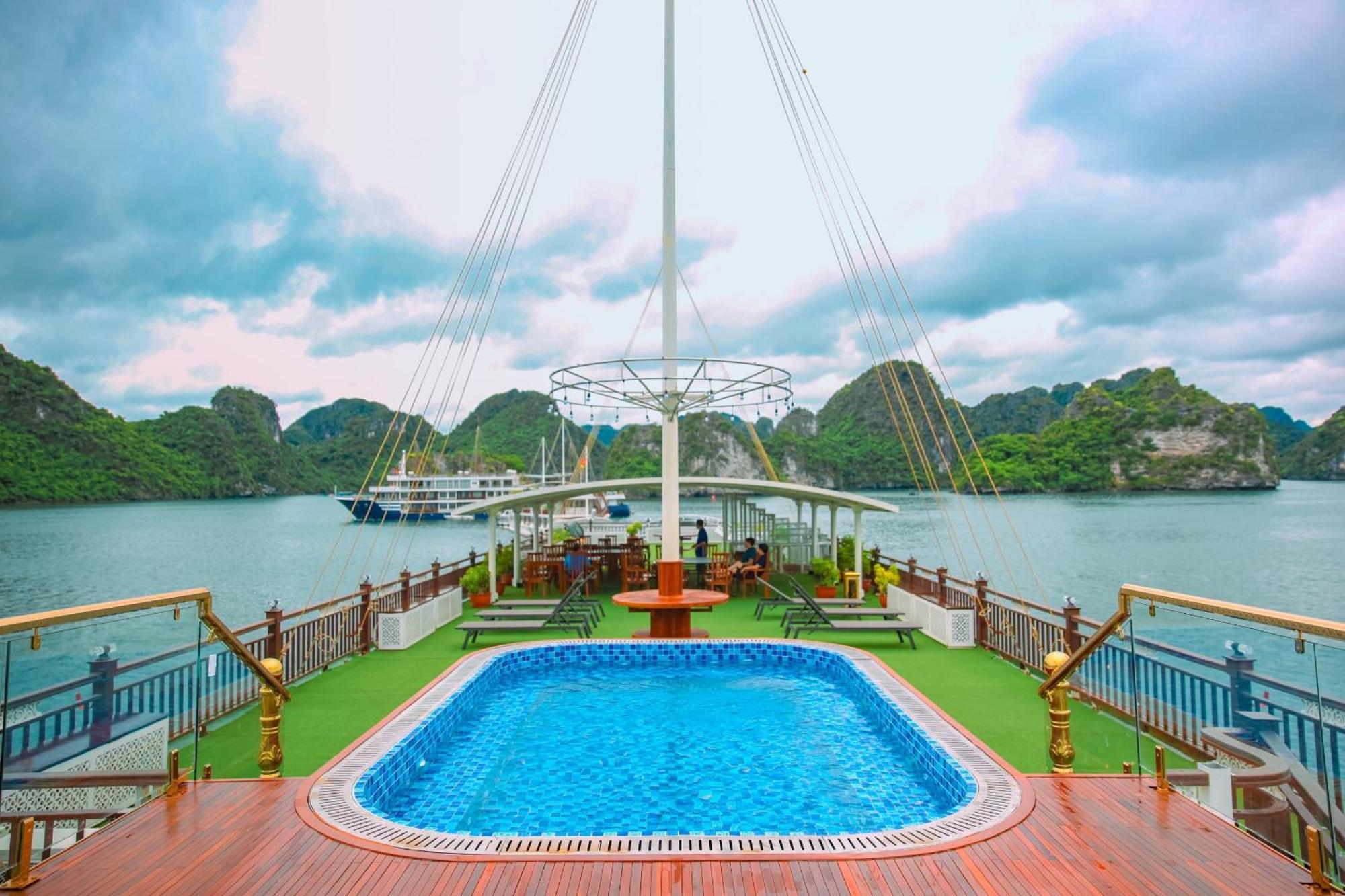 Le Journey Elegance Cruise Hotel Ха Лонг Екстериор снимка