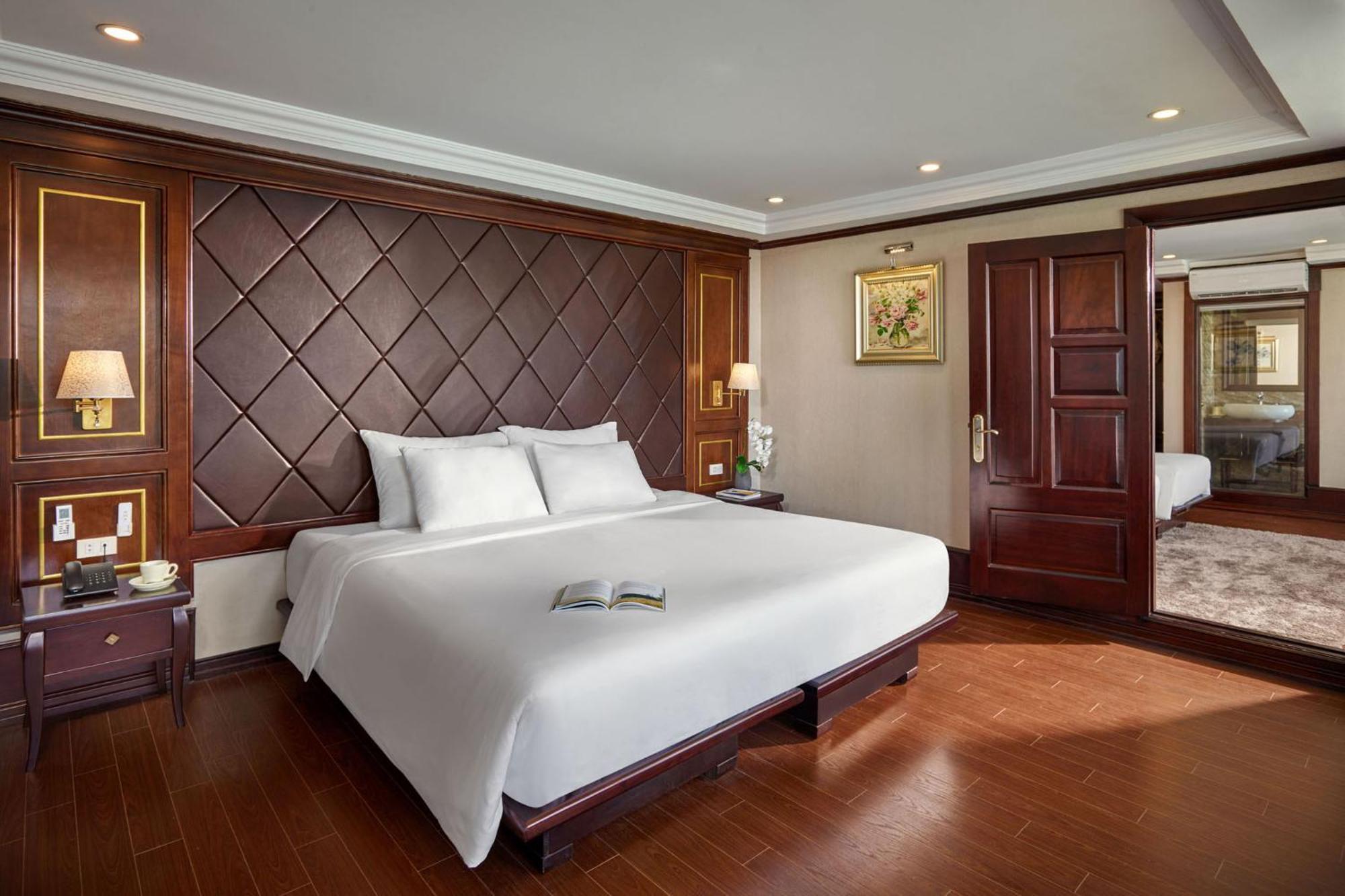 Le Journey Elegance Cruise Hotel Ха Лонг Екстериор снимка