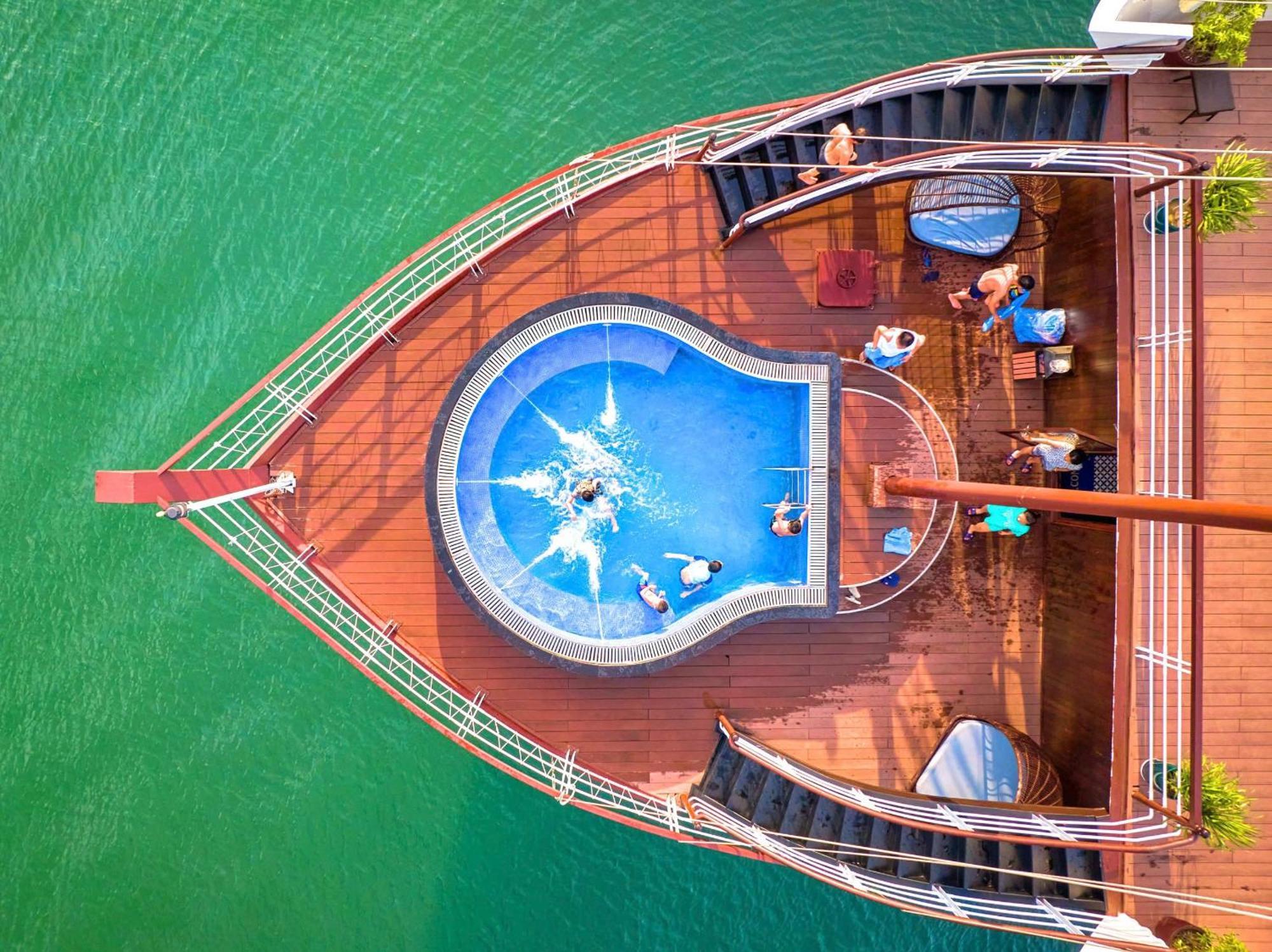 Le Journey Elegance Cruise Hotel Ха Лонг Екстериор снимка